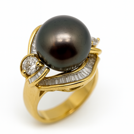 Pearl Yellow Gold Ring with Diamonds